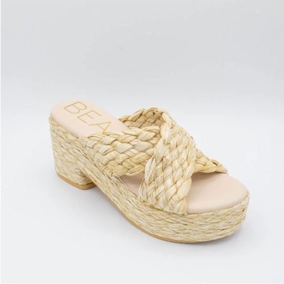 Straw Detailed Sandals